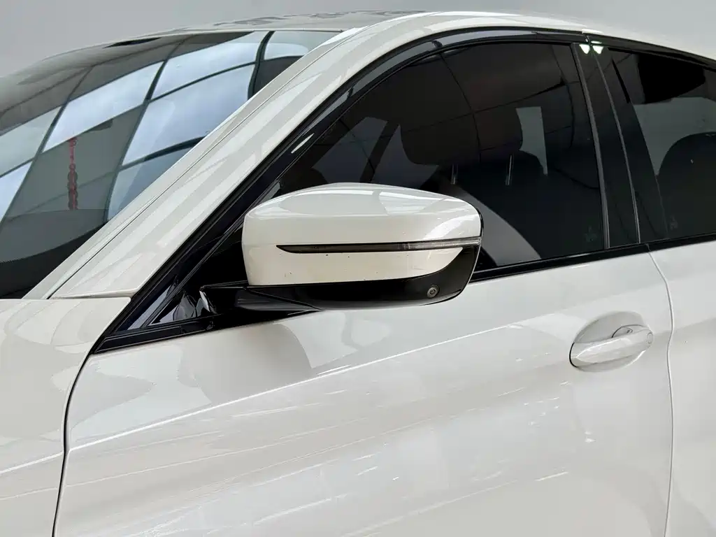 BMW 5 Series — миниатюра 5