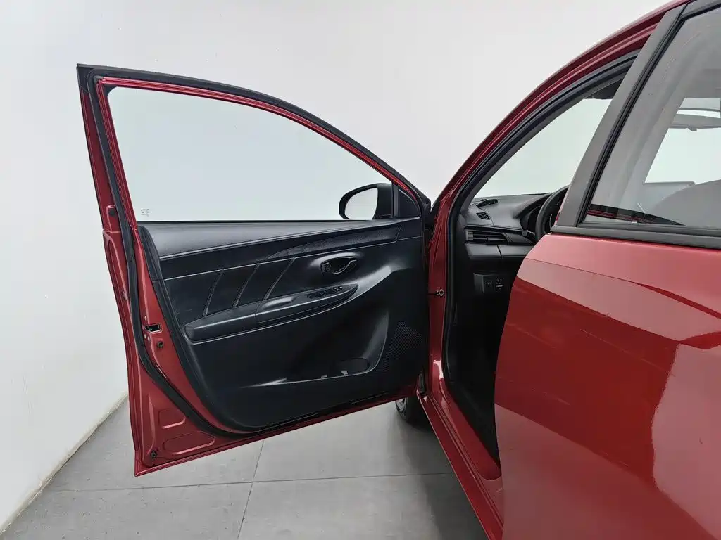 Toyota Vios FS — миниатюра 8
