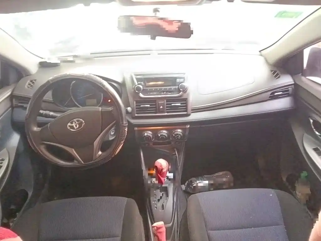 Toyota Yaris L — миниатюра 5