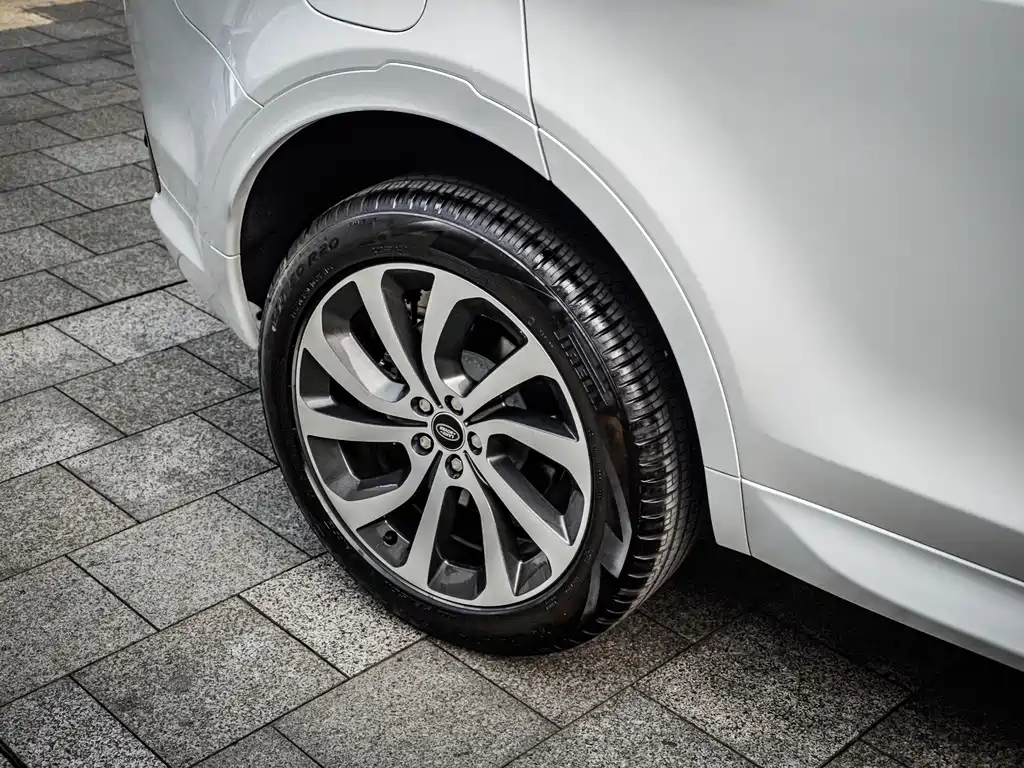 Land Rover Discovery Sport — миниатюра 12