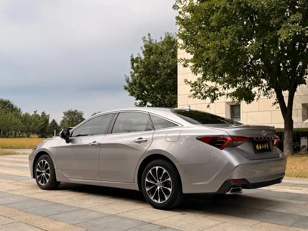 Toyota Avalon — миниатюра 4