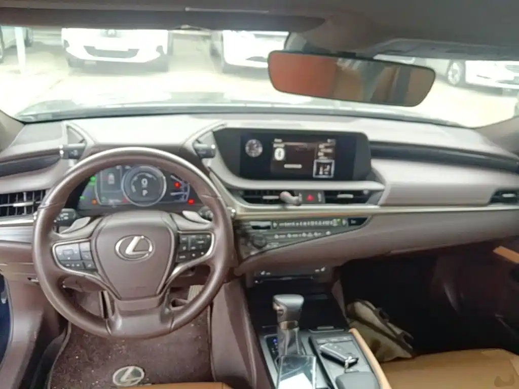 Lexus ES — миниатюра 10
