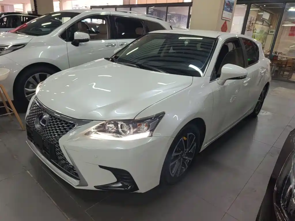 Lexus CT — миниатюра 2