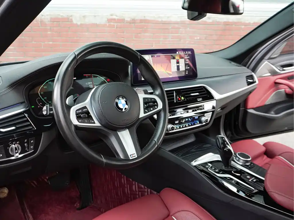 BMW 5 Series — миниатюра 6