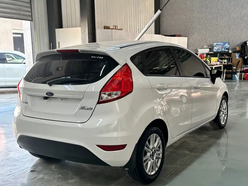 Ford Fiesta — миниатюра 7