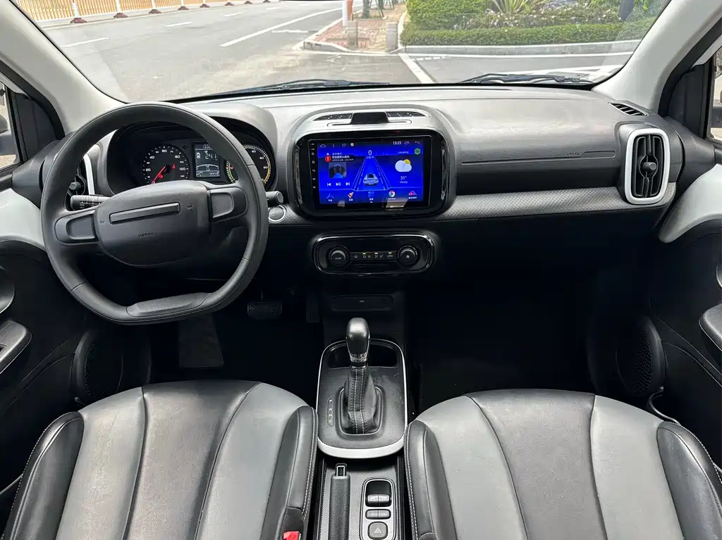 Roewe Clever — миниатюра 8
