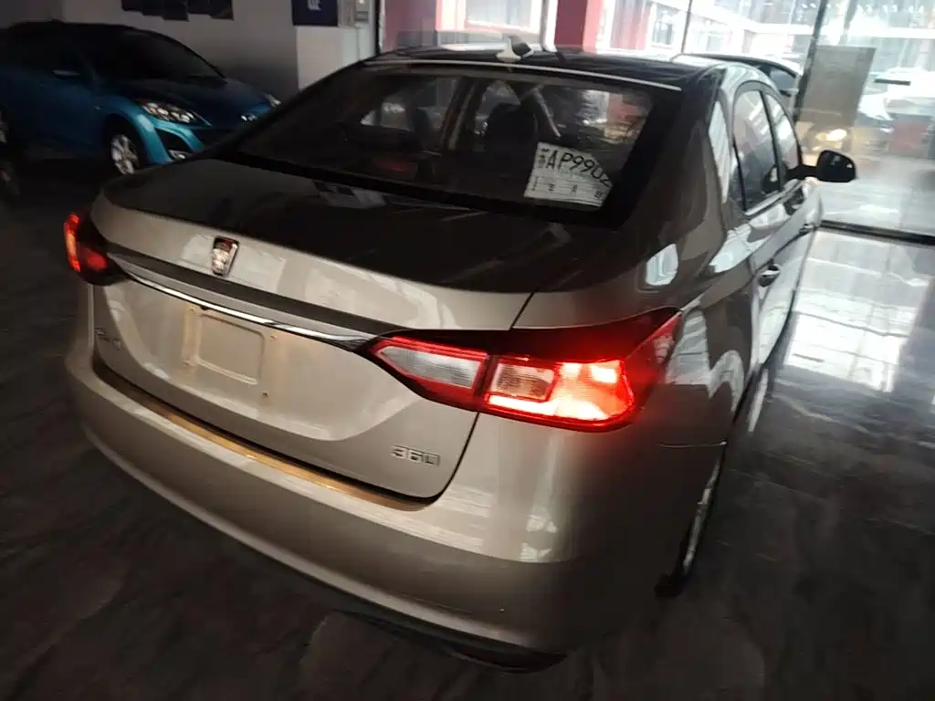 Roewe 360 — миниатюра 7