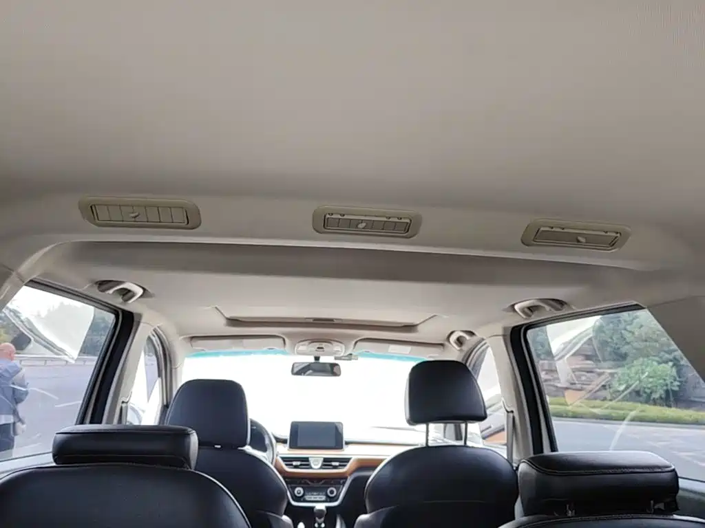Wuling Hongguang S3 — миниатюра 18