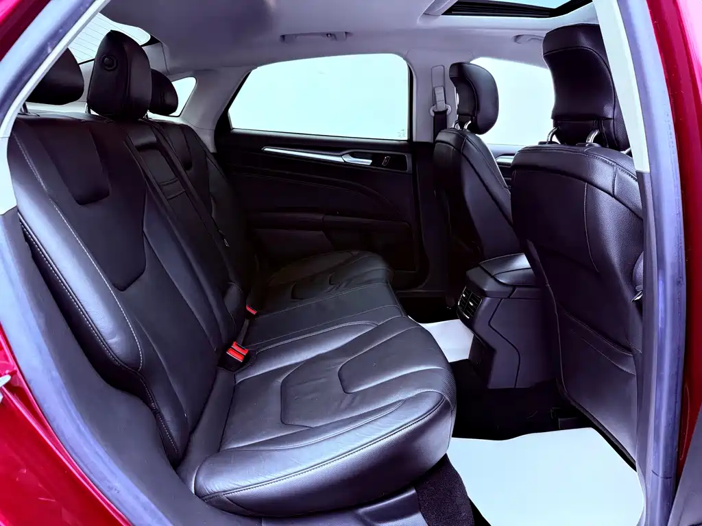 Ford Mondeo — миниатюра 21