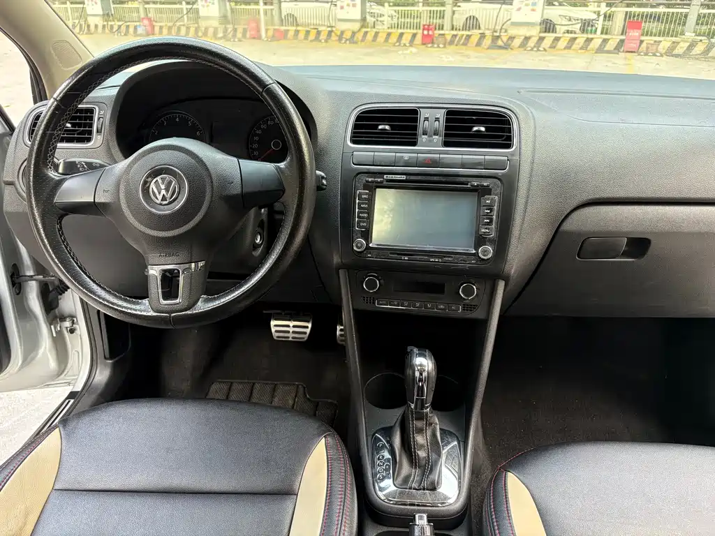 Volkswagen Polo — миниатюра 12