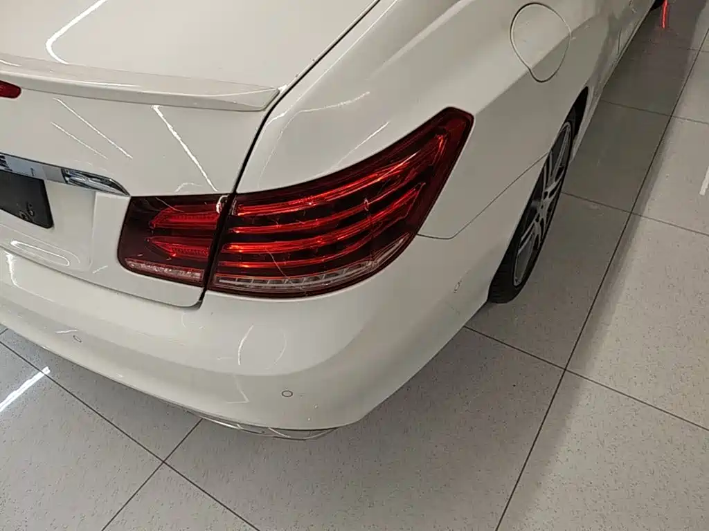 Mercedes-Benz E-Class (Import) — миниатюра 8