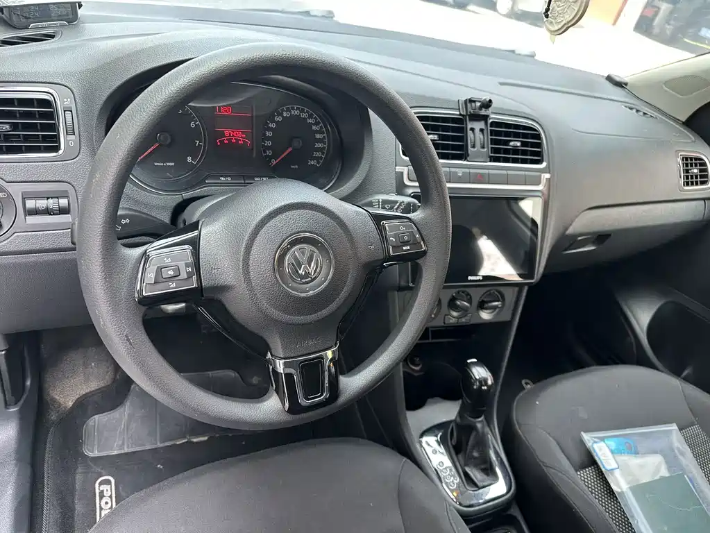 Volkswagen Polo — миниатюра 6