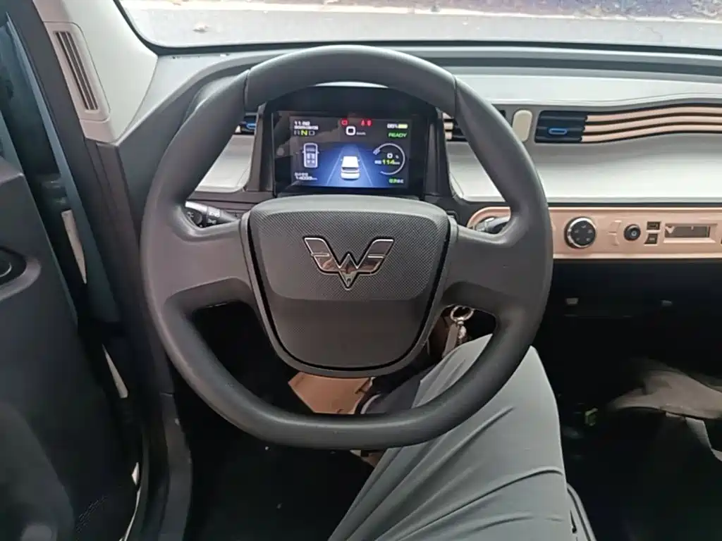 Wuling MINIEV — миниатюра 11