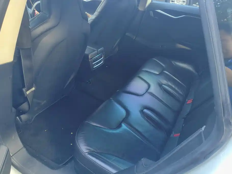 Tesla Model S — миниатюра 11
