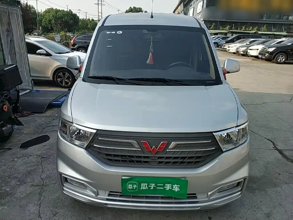 Wuling Hongguang V — миниатюра 3