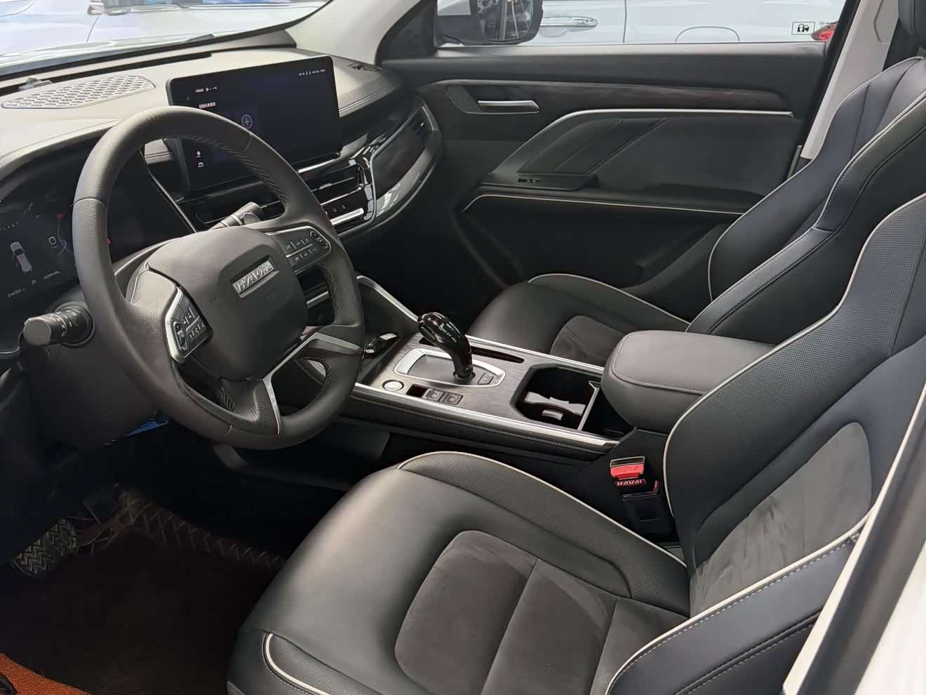 Haval Haval H6 1.5 л 2023 г. Белый, пробег 24000 км