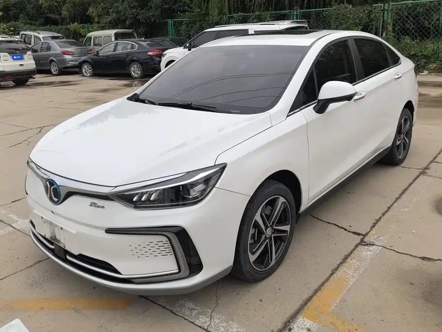 BAIC EU5