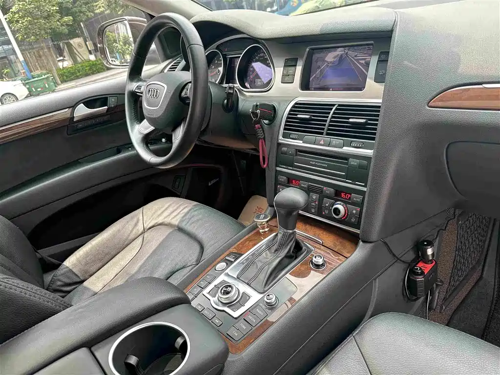 Audi Q7 — миниатюра 23