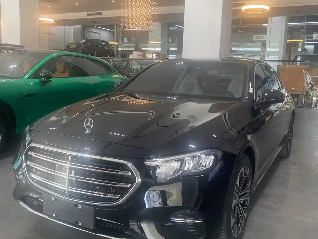 Mercedes-Benz E-Class 0
