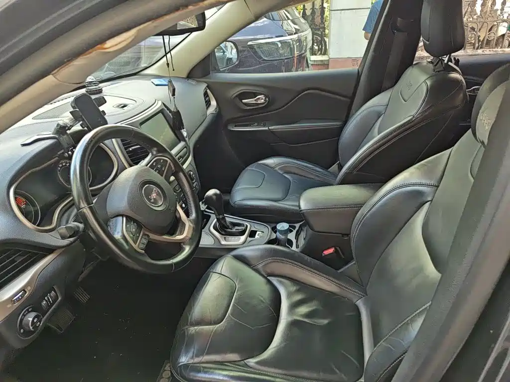 Jeep Cherokee — миниатюра 8