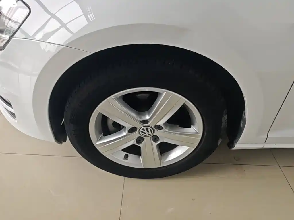 Volkswagen Golf — миниатюра 23