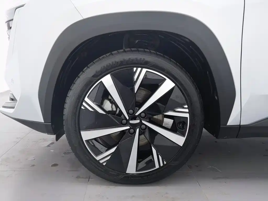 Geely Boyue L — миниатюра 17