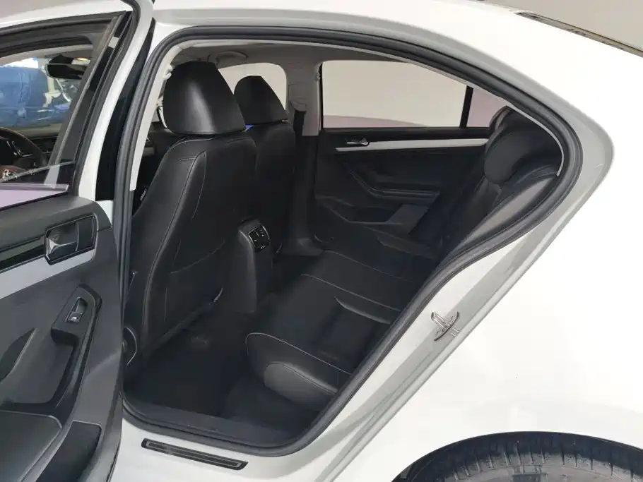 Volkswagen Sagitar — миниатюра 11