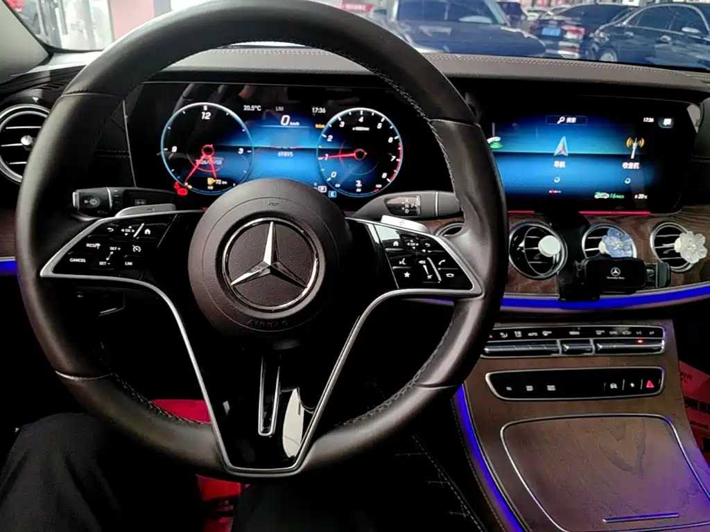 Mercedes-Benz E-Class — миниатюра 10
