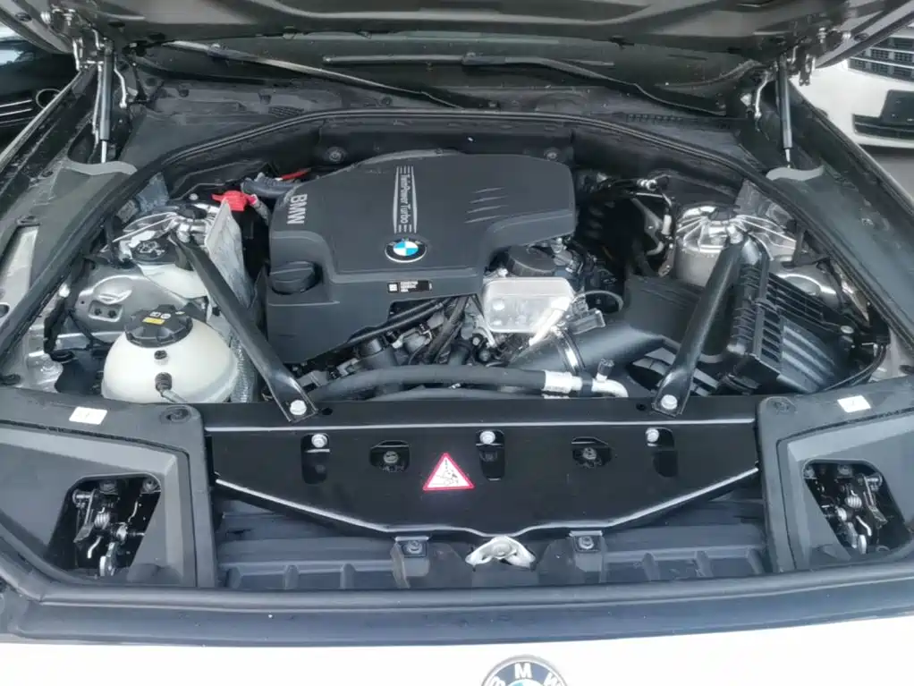 BMW 5 Series — миниатюра 20
