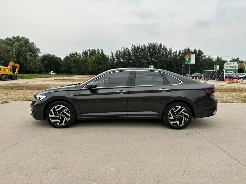 Volkswagen Sagitar — миниатюра 7