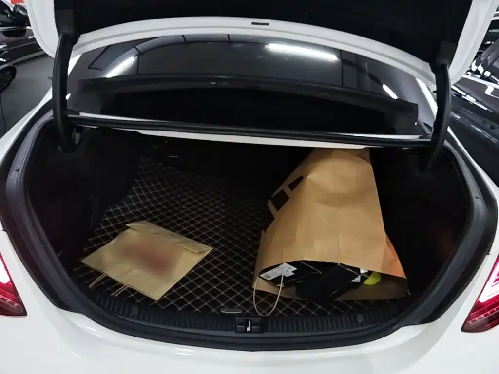 Mercedes-Benz C-Class — миниатюра 19