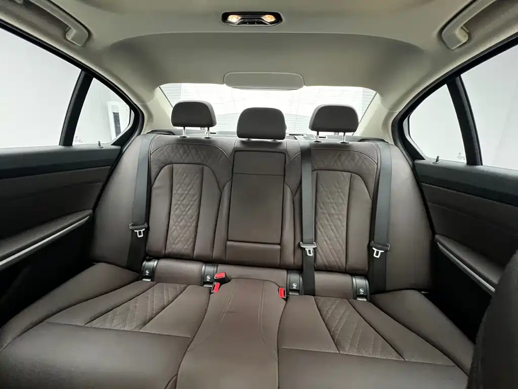 BMW 3 Series — миниатюра 15
