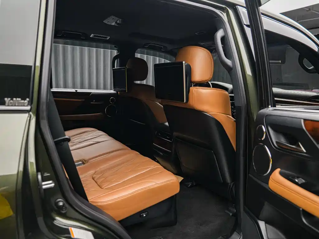 Lexus LX — миниатюра 9