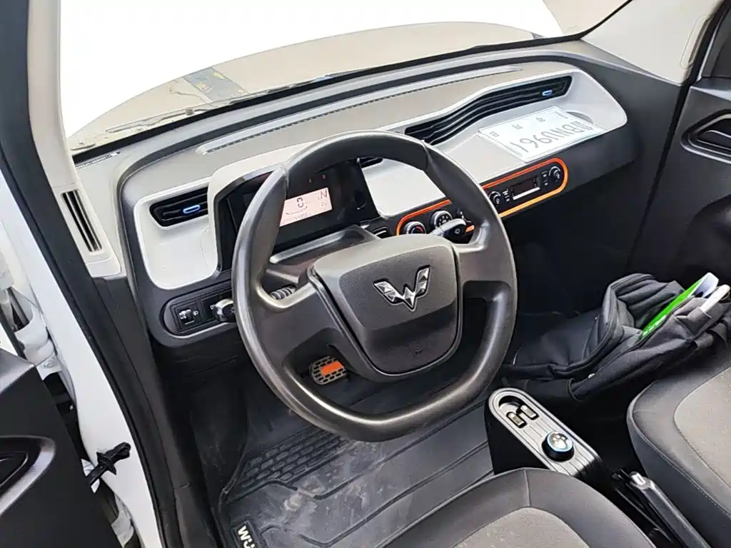 Wuling MINIEV — миниатюра 10