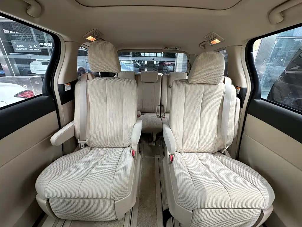 Toyota Previa 2017 2.4L AT