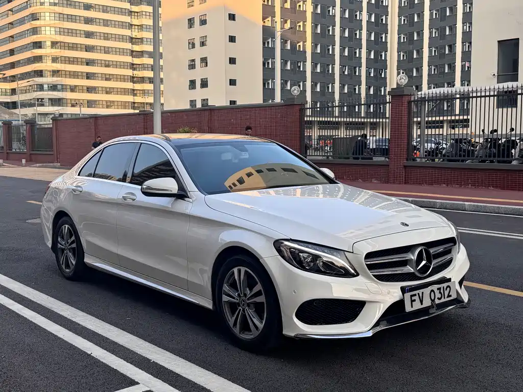 Mercedes-Benz C-Class — миниатюра 3