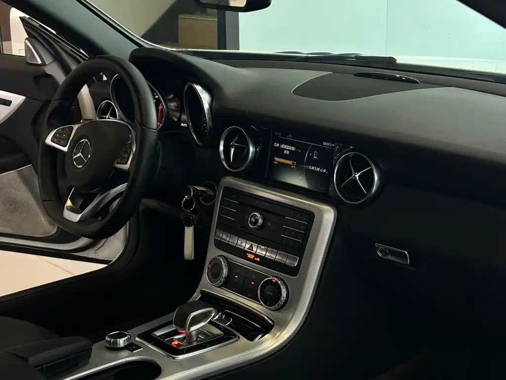Mercedes-Benz SLC — миниатюра 13