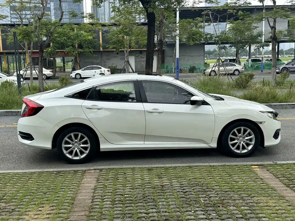 Honda Civic — миниатюра 4