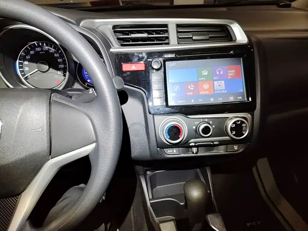 Honda Fit — миниатюра 13