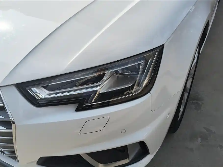 Audi A4L 2019 40 TFSI Fashion VI