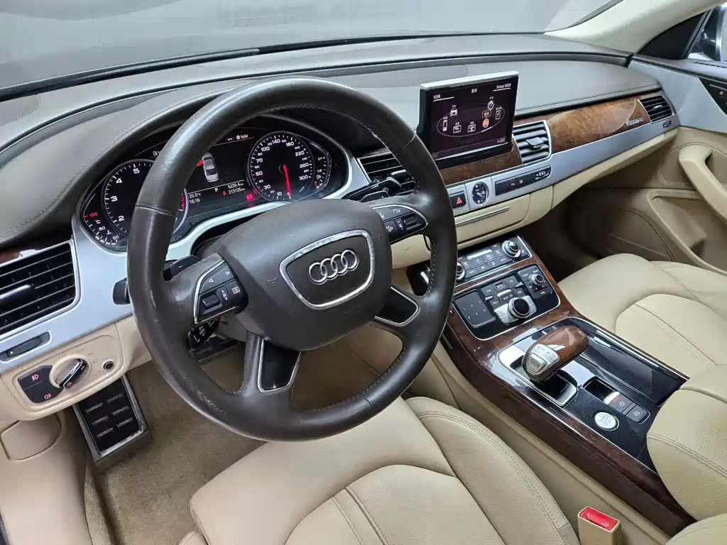 Audi A8 2011 A8L 3.0 TFSI quattro Luxury (245kW