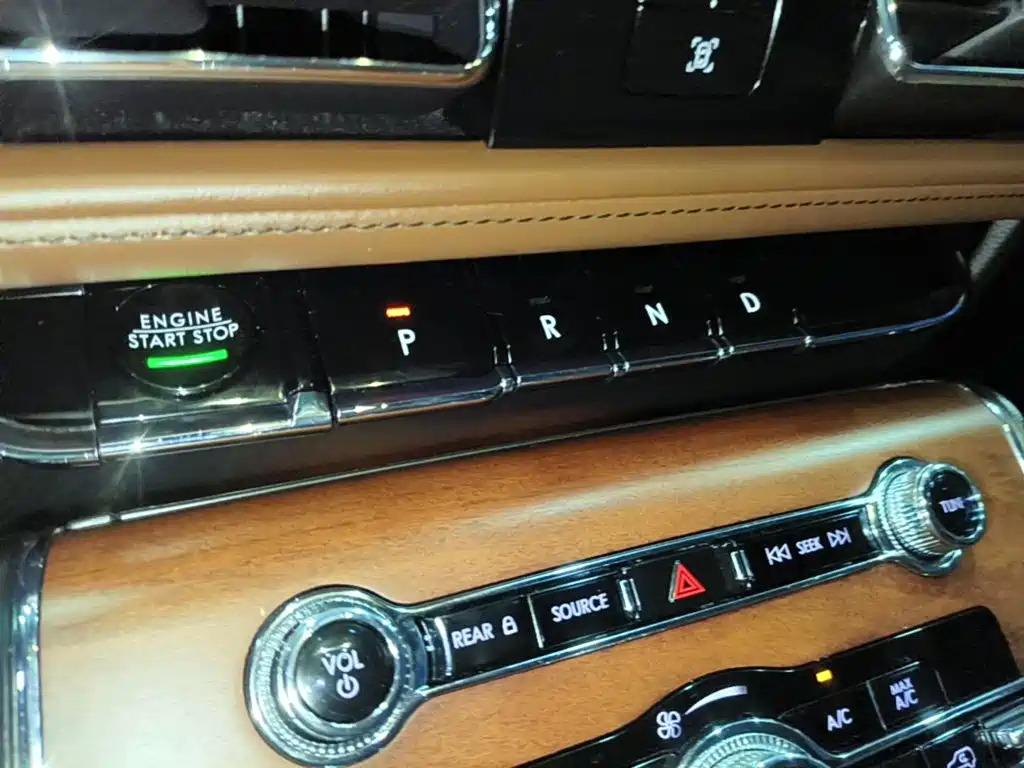 Lincoln Aviator — миниатюра 14