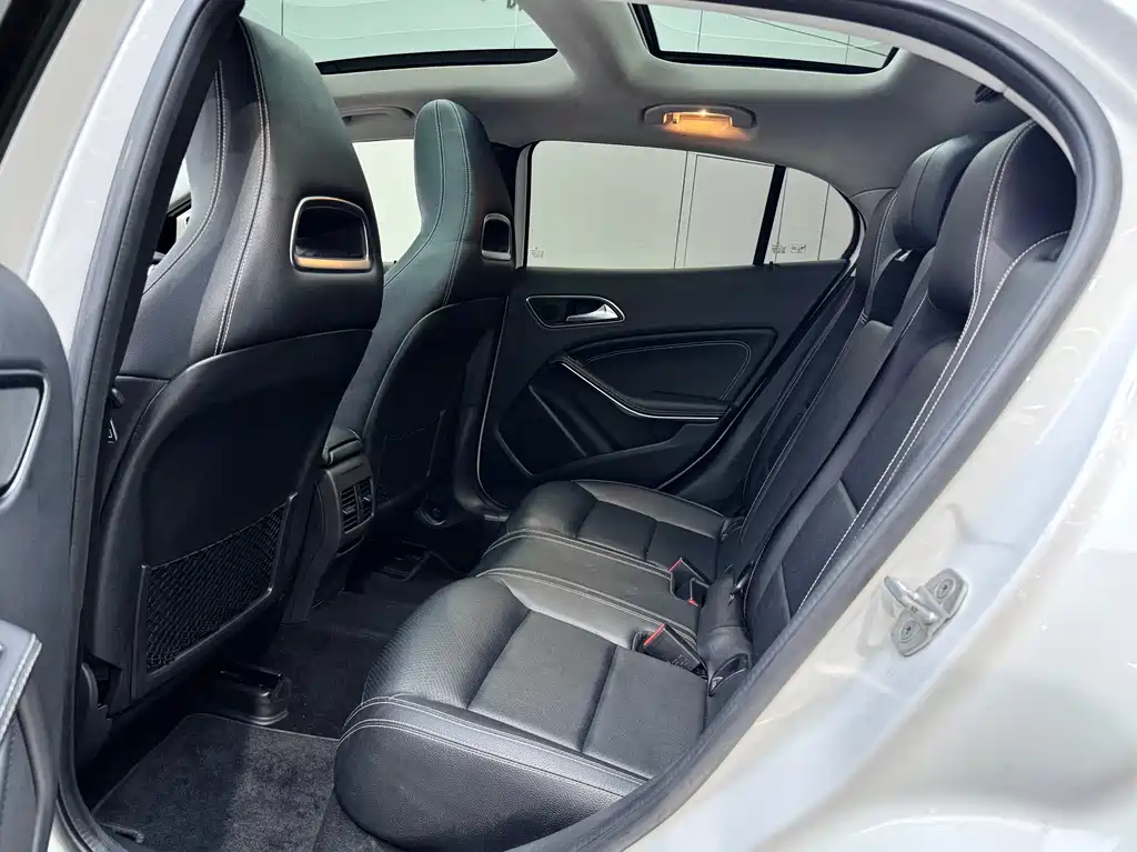 Mercedes-Benz GLA 2017 GLA 200 Fashion