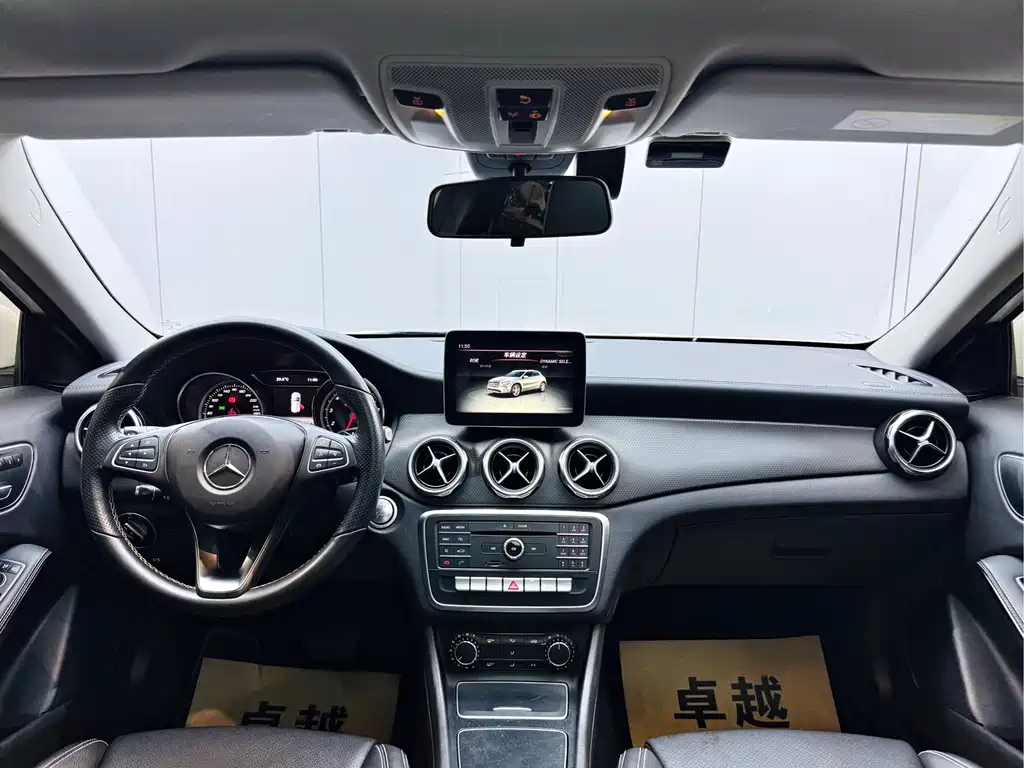 Mercedes-Benz GLA 2017 GLA 200 Fashion