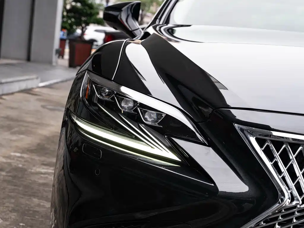 Lexus LS — миниатюра 6
