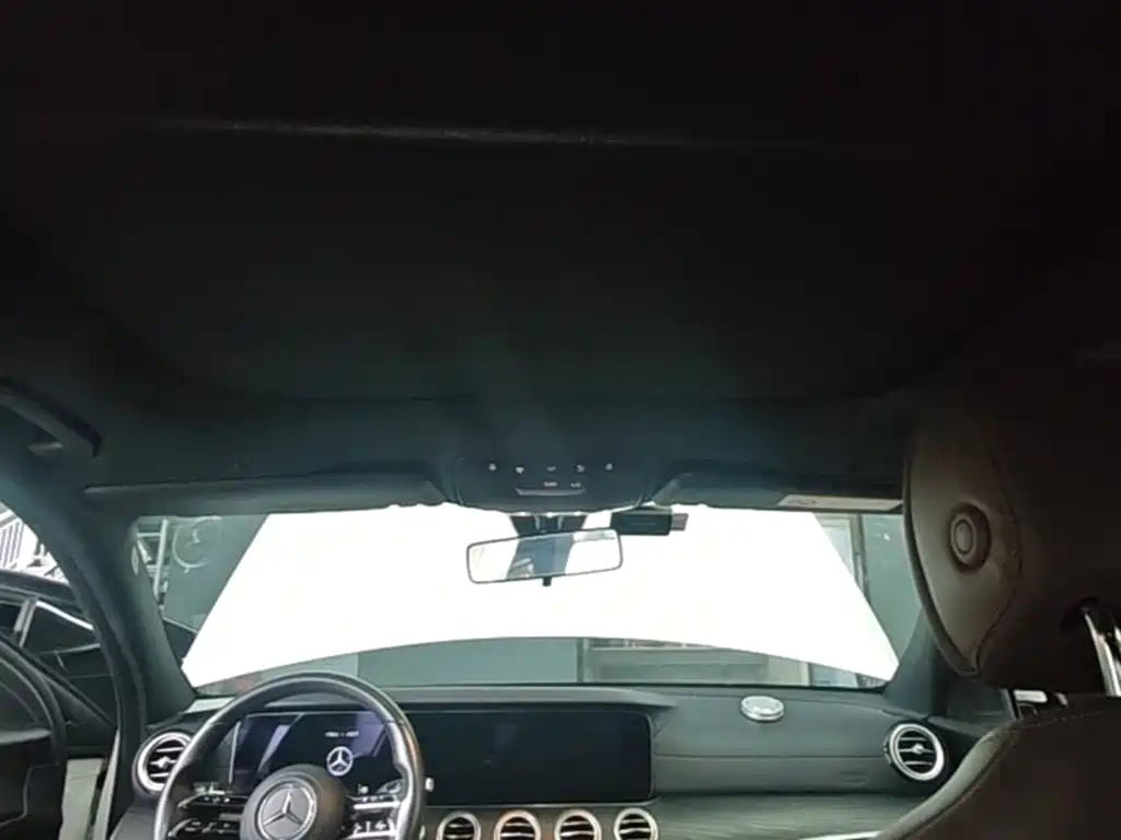 Mercedes-Benz E-Class — миниатюра 18