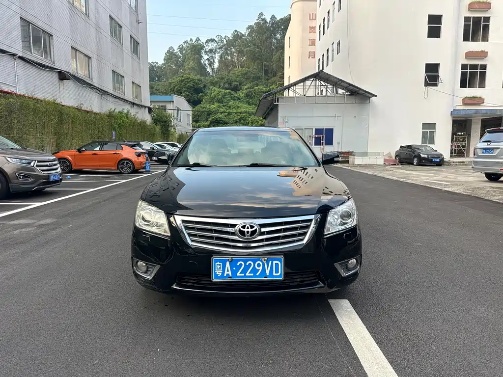 Toyota Camry — миниатюра 2
