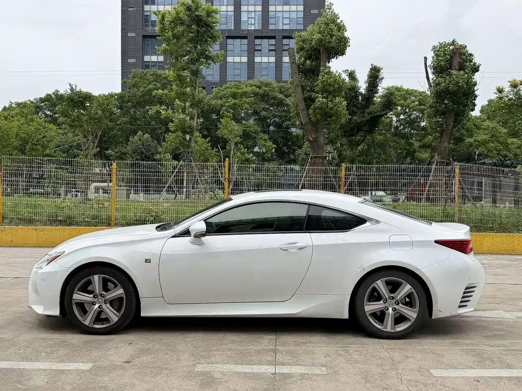 Lexus RC 2016 200t F SPORT