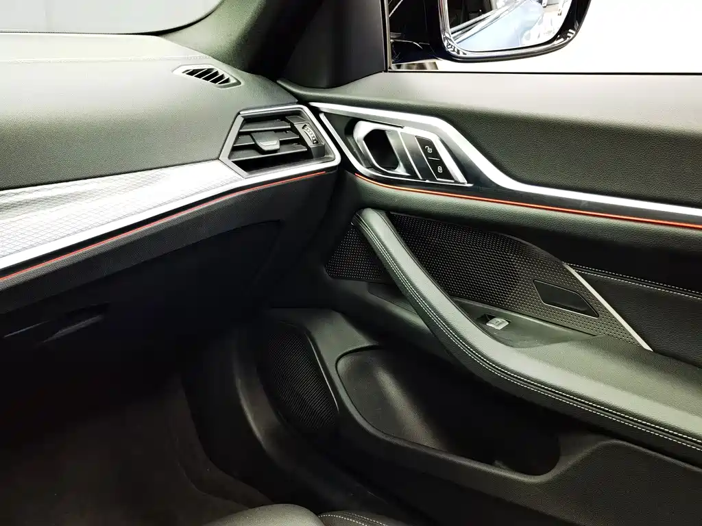 BMW i4 — миниатюра 14