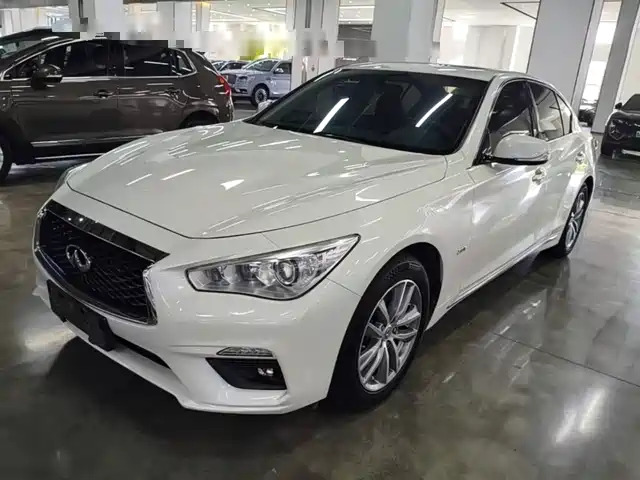 Infiniti Q50L